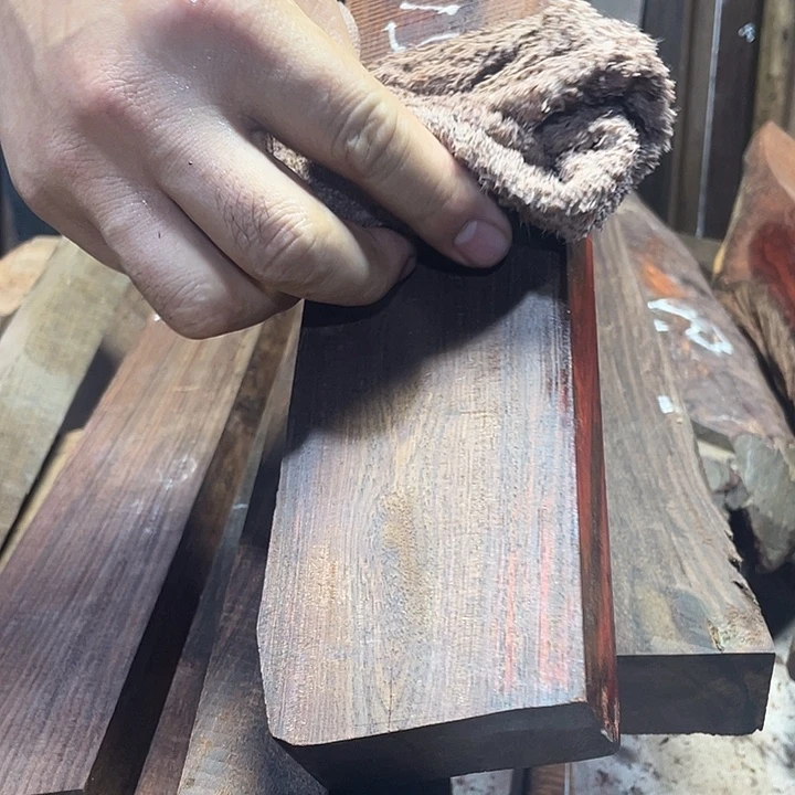 交趾黄檀（大红酸枝）