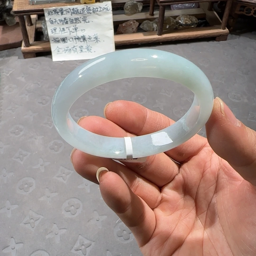 翡翠未镶嵌手镯55贵妃