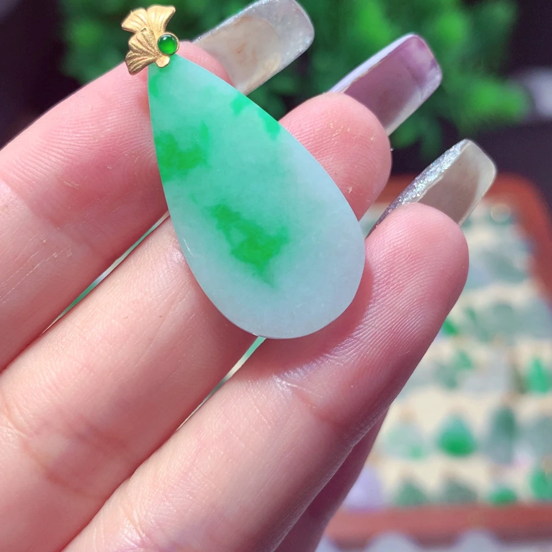 翡翠18K金镶嵌吊坠(不含链)