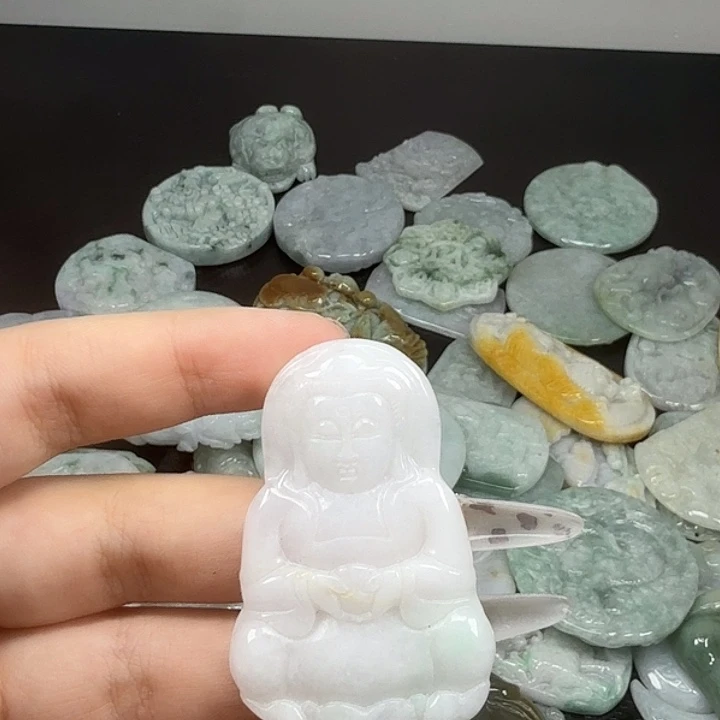 翡翠未镶嵌颈饰翡翠