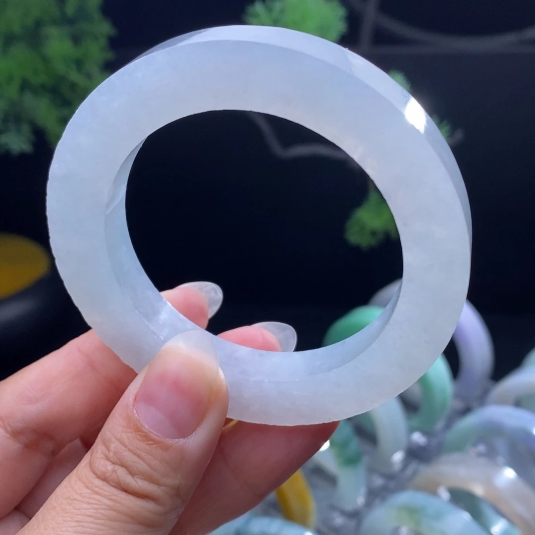 定制翡翠未镶嵌翡翠手镯