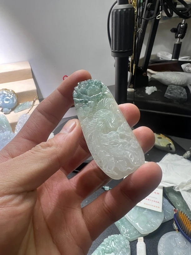 缅甸翡翠凤凰吊坠