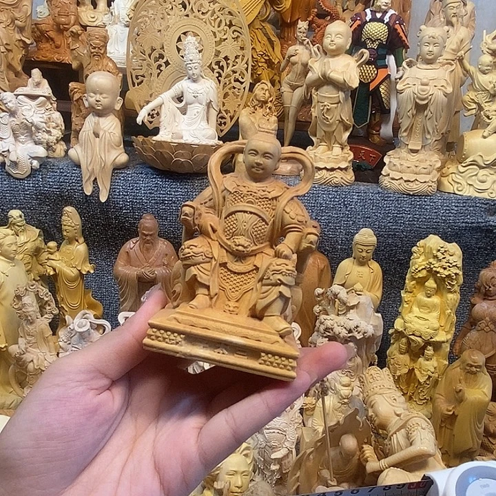 黄杨木黄杨木瑕疵哪吒