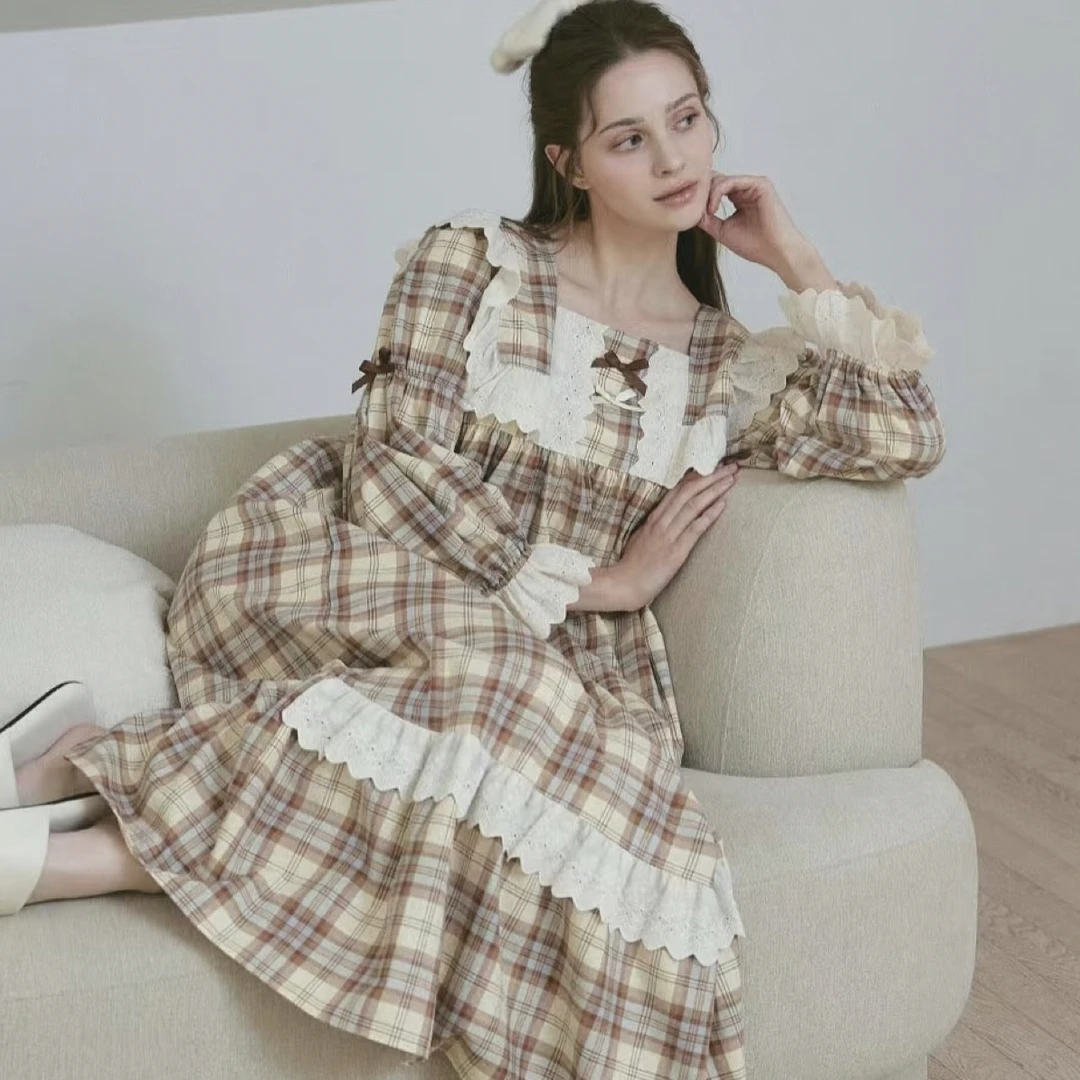 LUNALUZ 甜美蕾丝花边格子方领长袖睡裙女