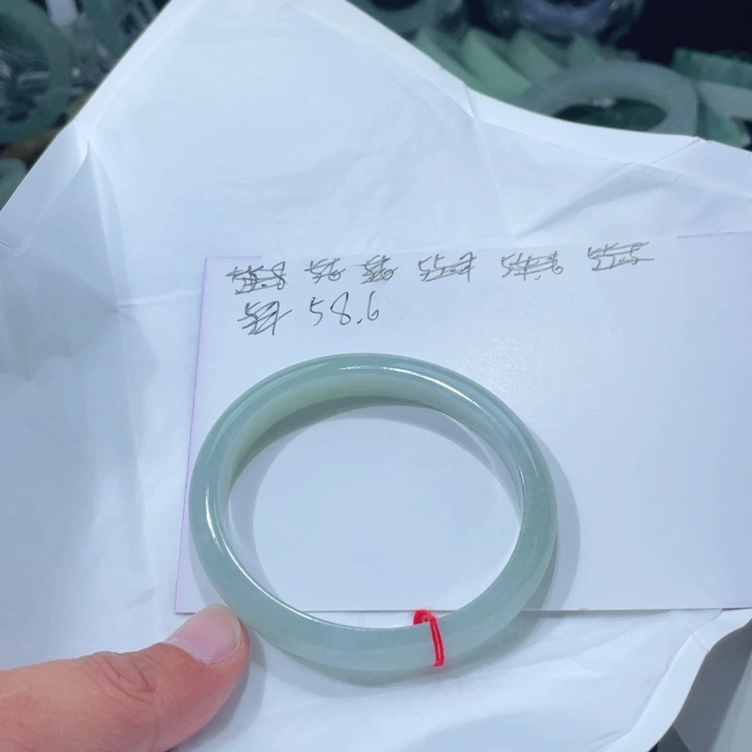 翡翠未镶嵌手镯天然翡翠手镯