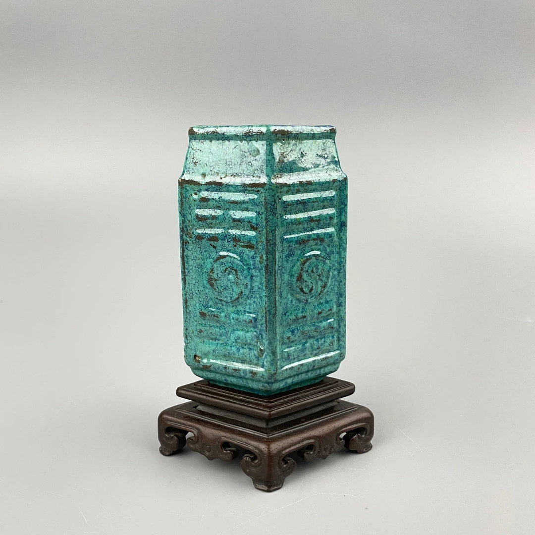 清中晚期炉钧釉菱形太极八卦纹小赏瓶【古董拍卖】PY25PY0123023