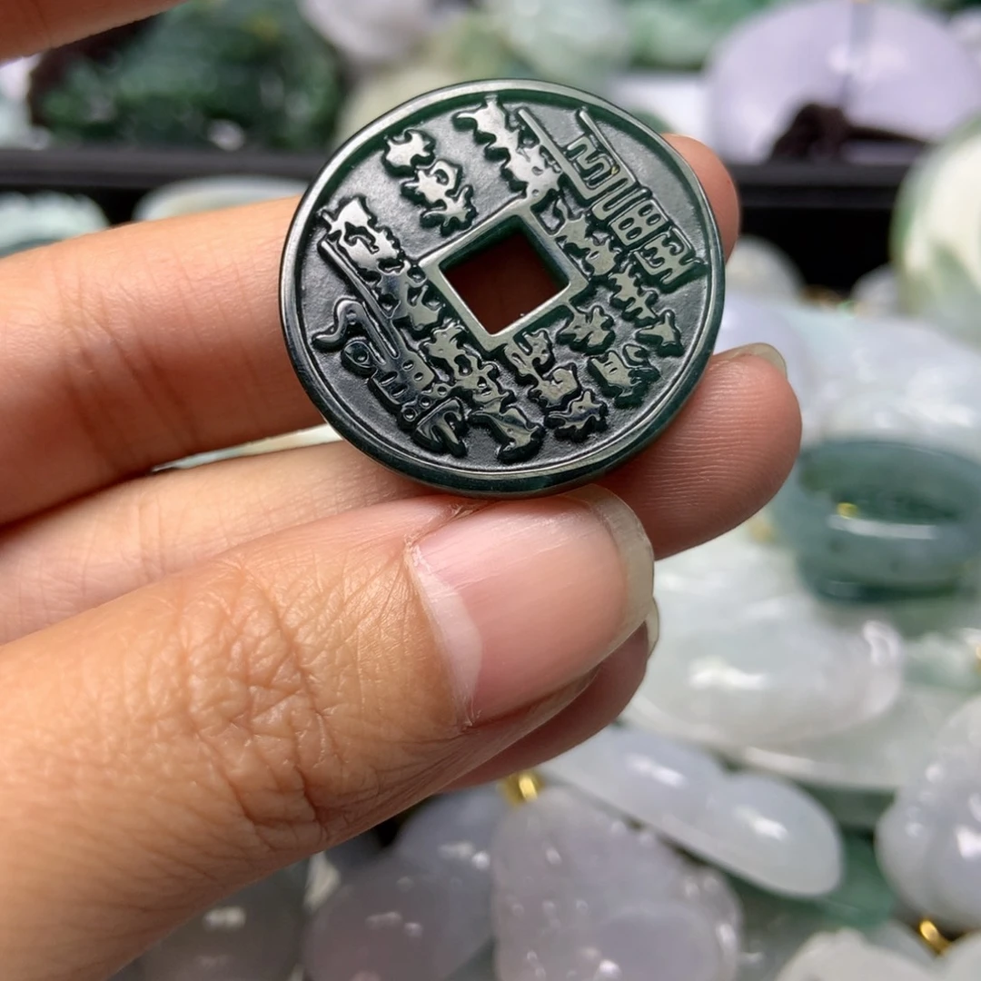 翡翠颈饰未镶嵌天然翡翠