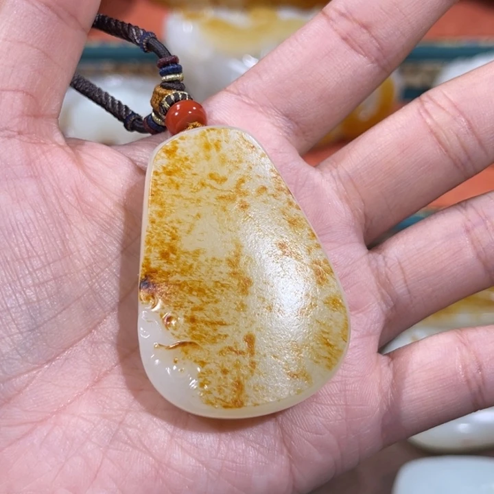 诸***相项链未镶嵌和田玉