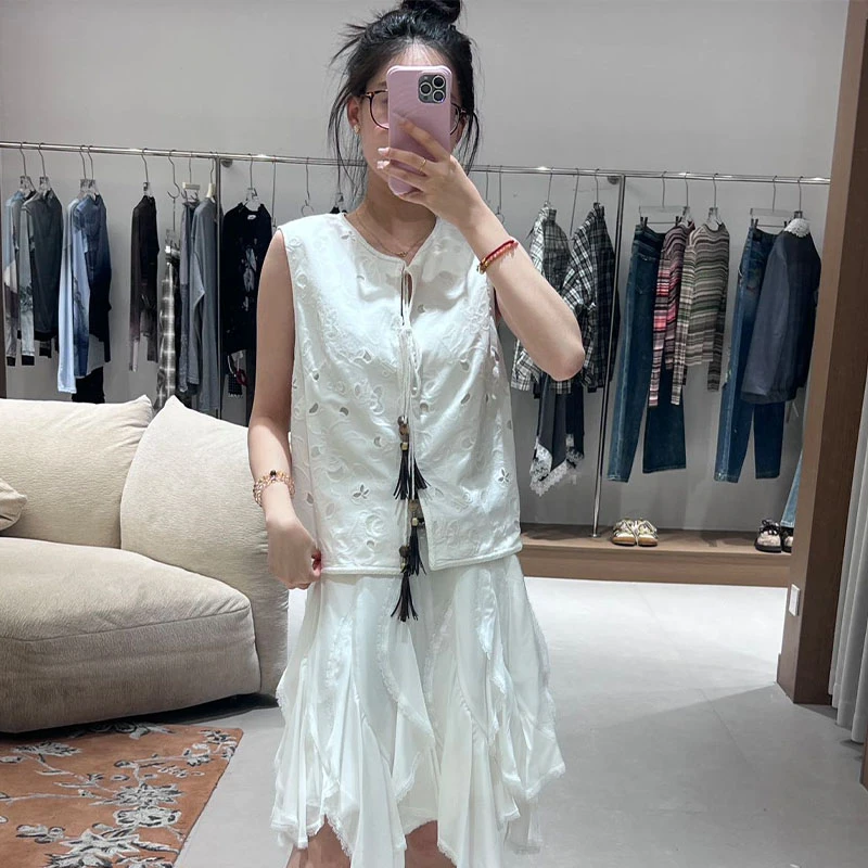 AVVENN2025显瘦气质宽松时尚洋气休闲刺绣马甲百搭上衣白色春夏