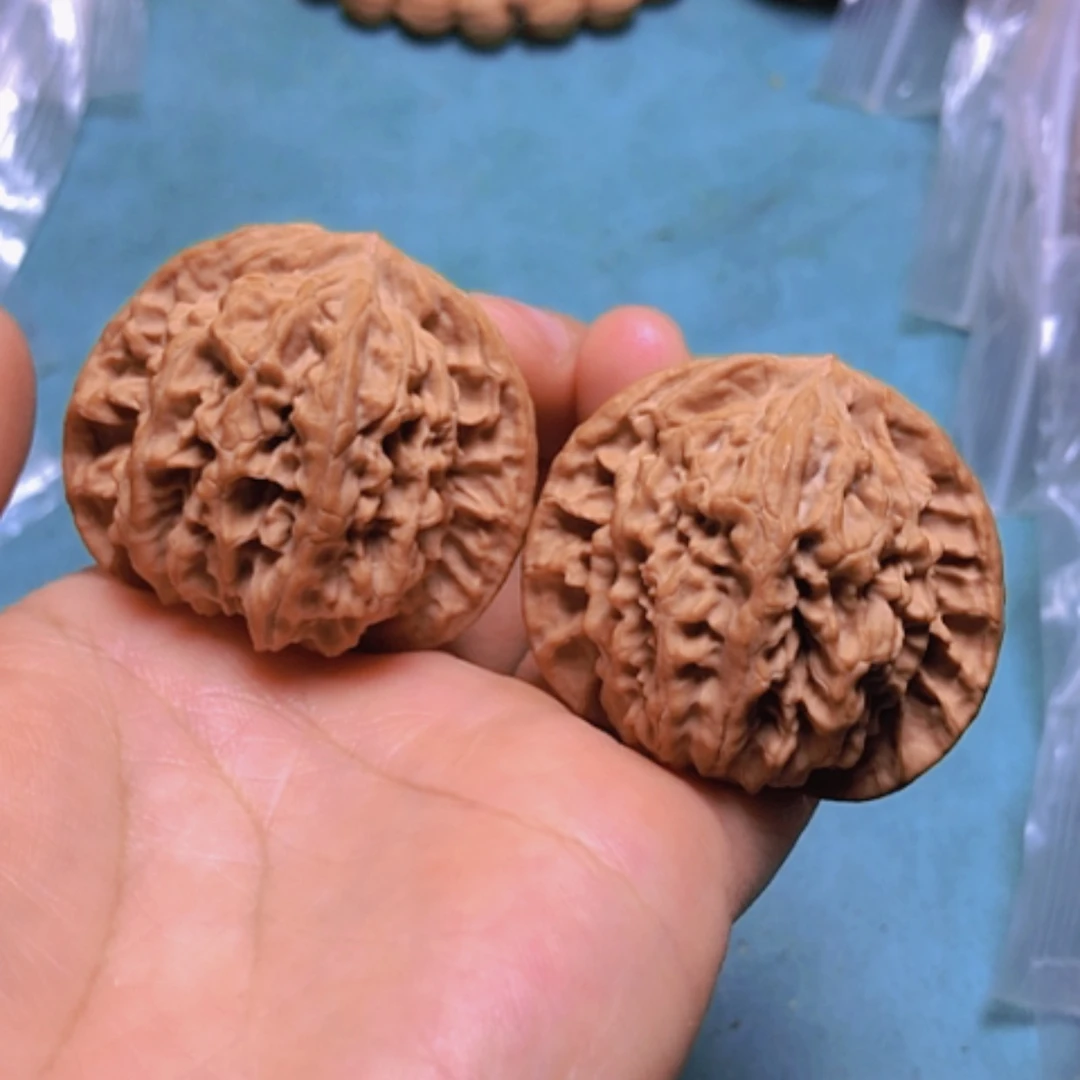 【闪购商品】核桃摆件41蟠龙纹修尖