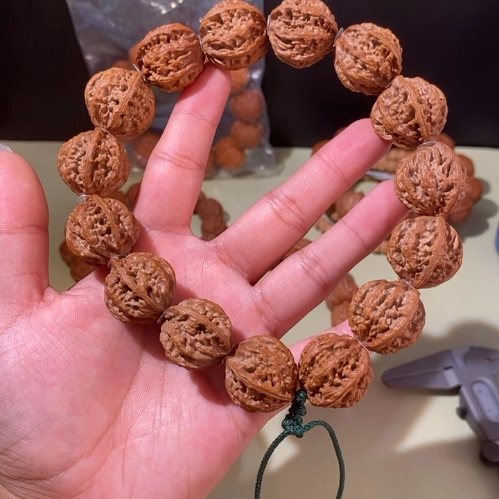 文玩核桃手串……15