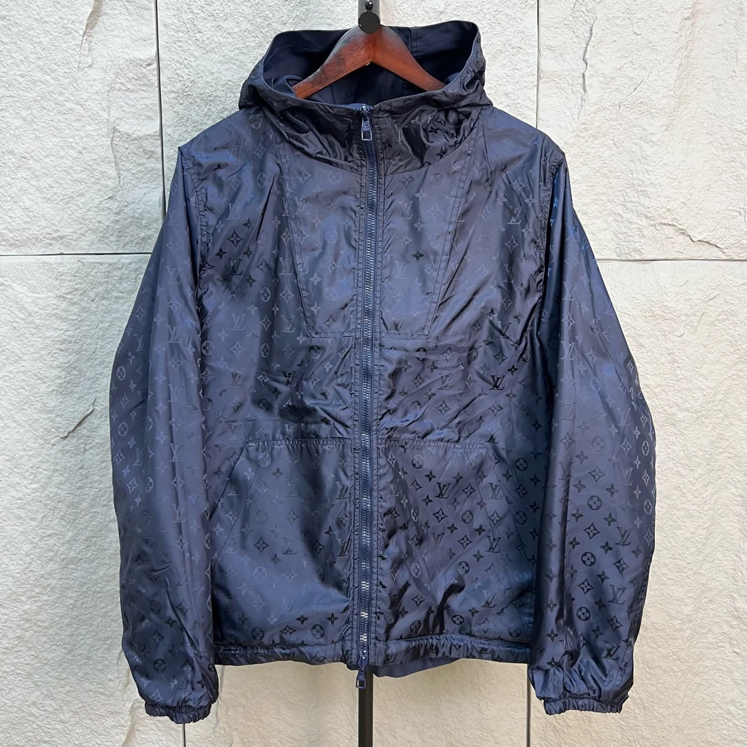99新 LouisVuitton/路易威登 深蓝色别针双面穿 52码 ys000424