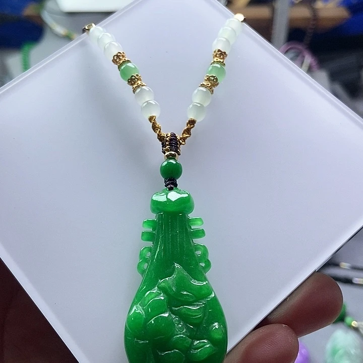 吊坠(赠链)未镶嵌翡翠