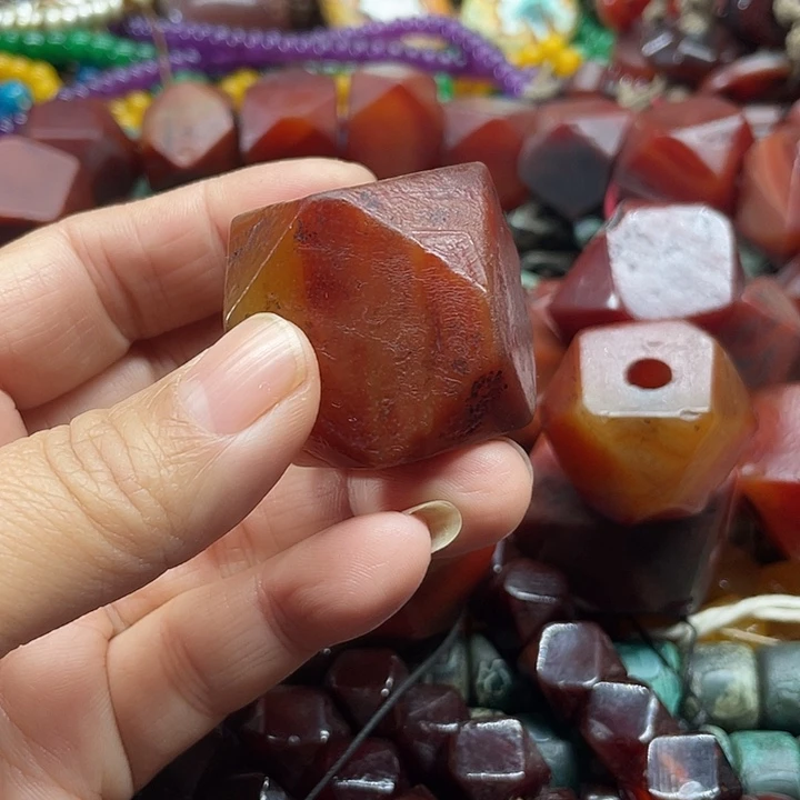 乌***师玛瑙/玉髓未镶嵌颈饰