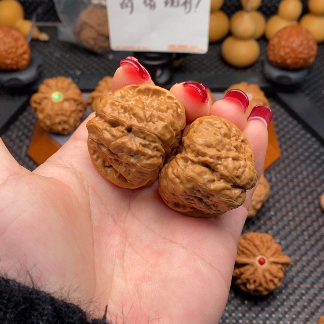 文玩核桃把件蛤蟆40边41肚四开背