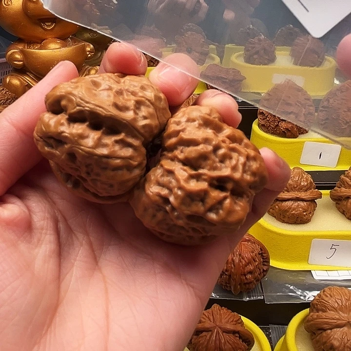 超***战文玩核桃吊坠蛤蟆头