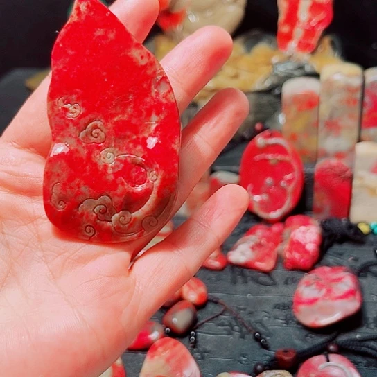 昌化鸡血石昌化鸡血石