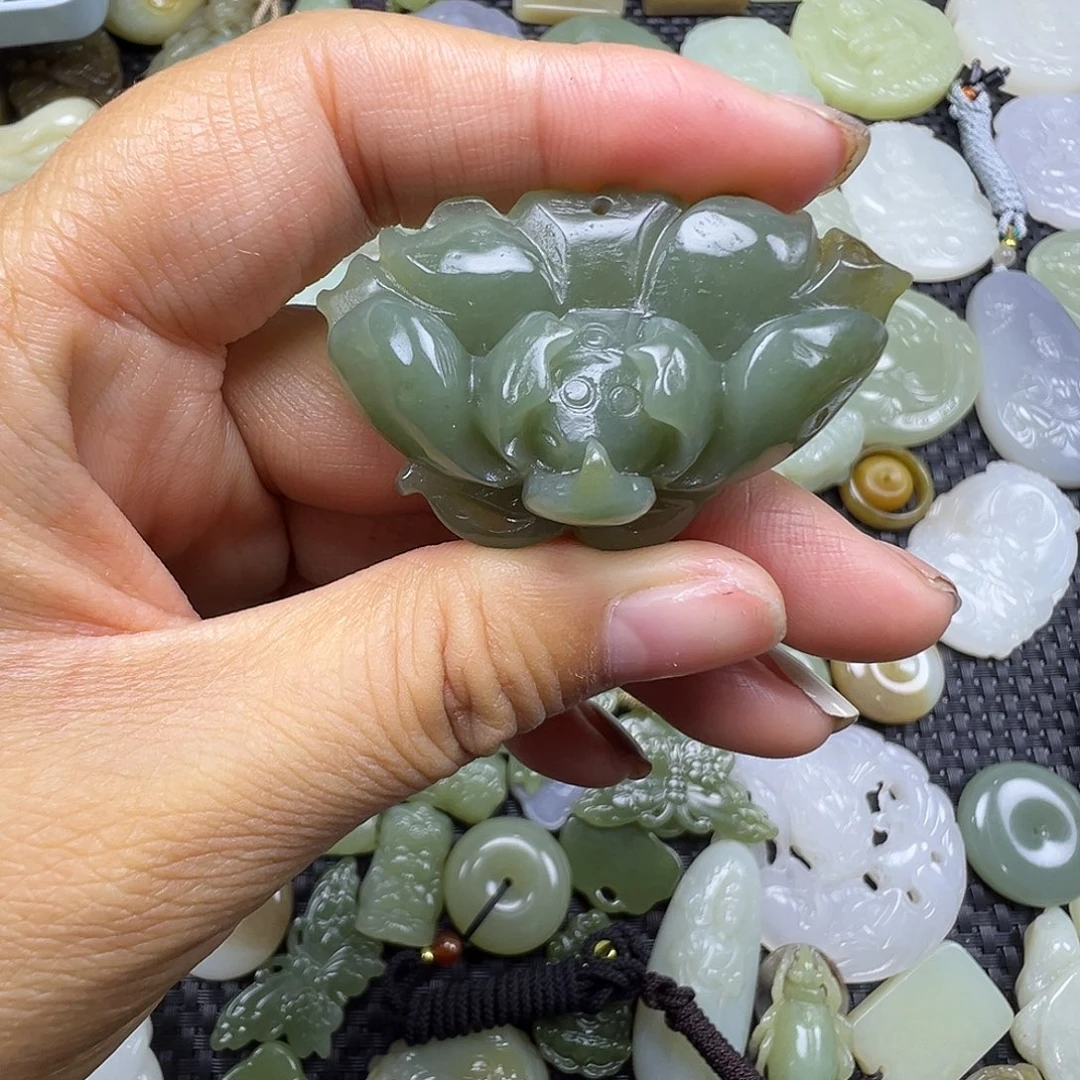 和田玉未镶嵌吊坠(赠链)卡49.5