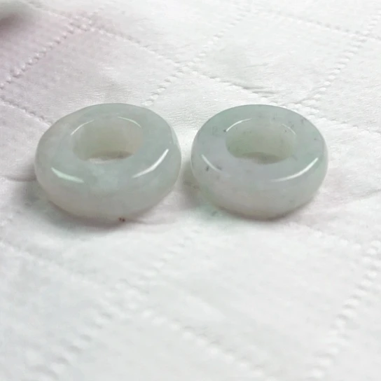 翡翠颈饰未镶嵌马**功吊坠