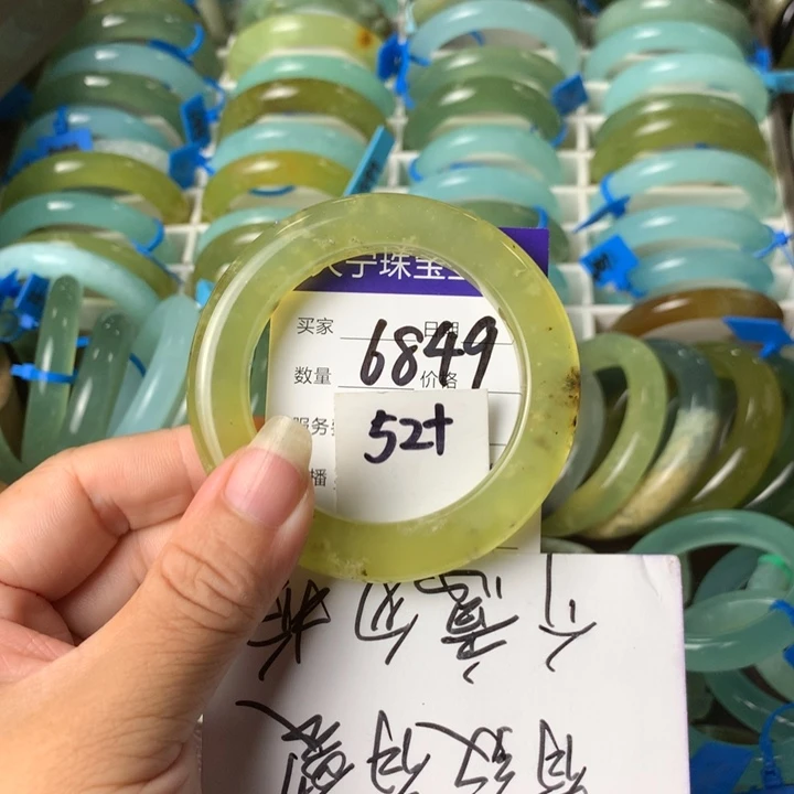 未镶嵌蛇纹石玉手镯6849