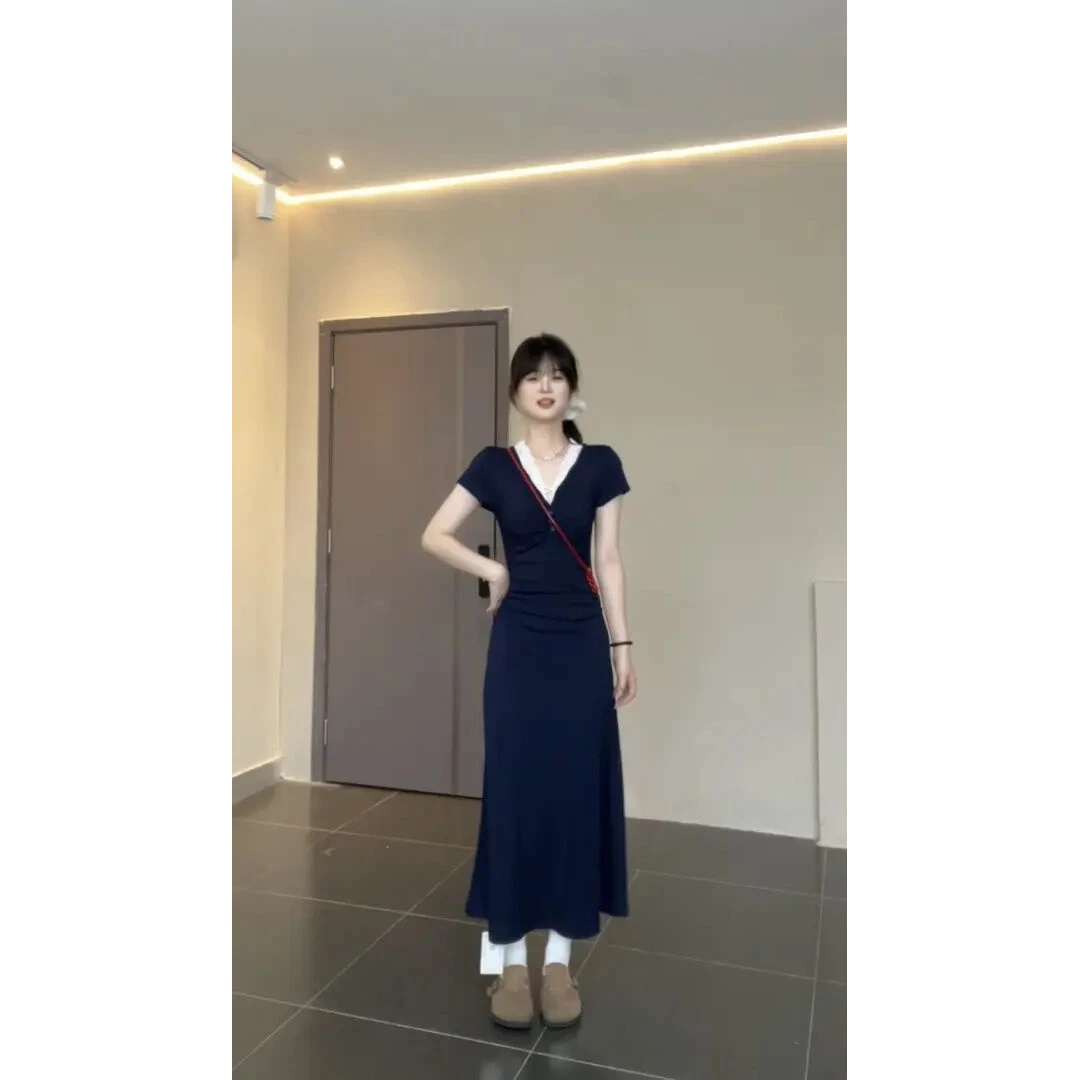 A字版连衣裙女夏2025新款法式蕾丝收腰包臀v领长裙显瘦裙子