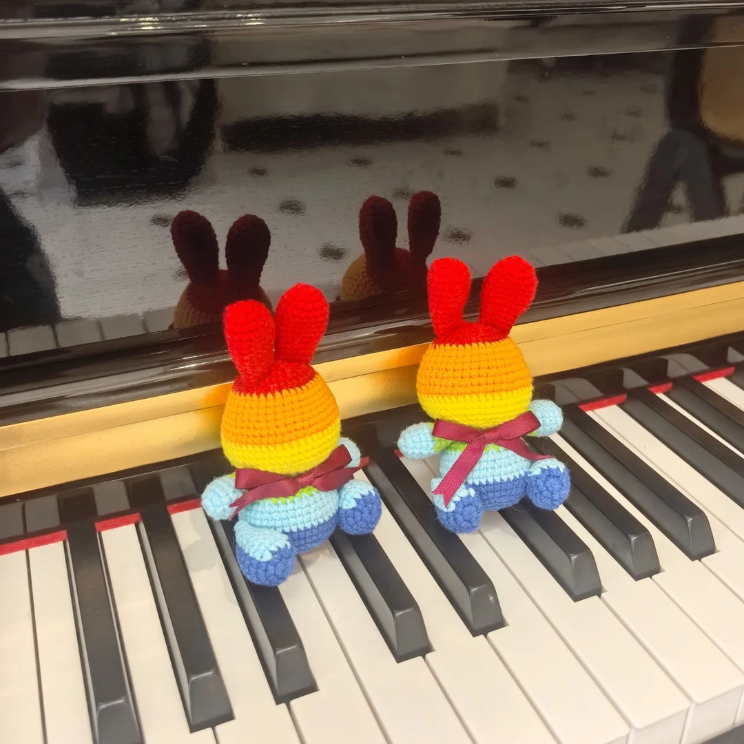 【成品】手工钩织玩偶彩虹熊包包挂件成品毛线钥匙扣礼物送女友