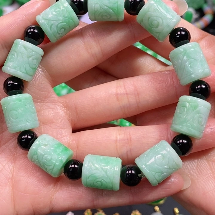 颈饰未镶嵌翡翠吊坠