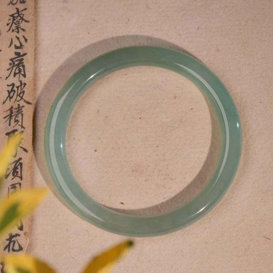 【惜拾妆匣】天然缅甸A货细糯晴底翡翠手镯美人条圈口伍零