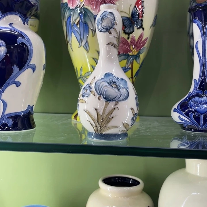 陶珐琅彩葫芦花瓶一个