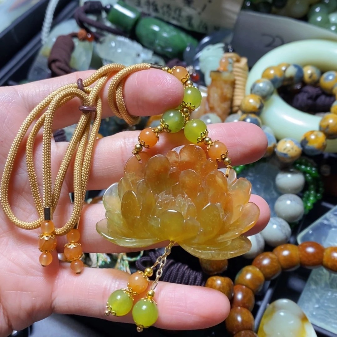 蛇纹石玉未镶嵌颈饰