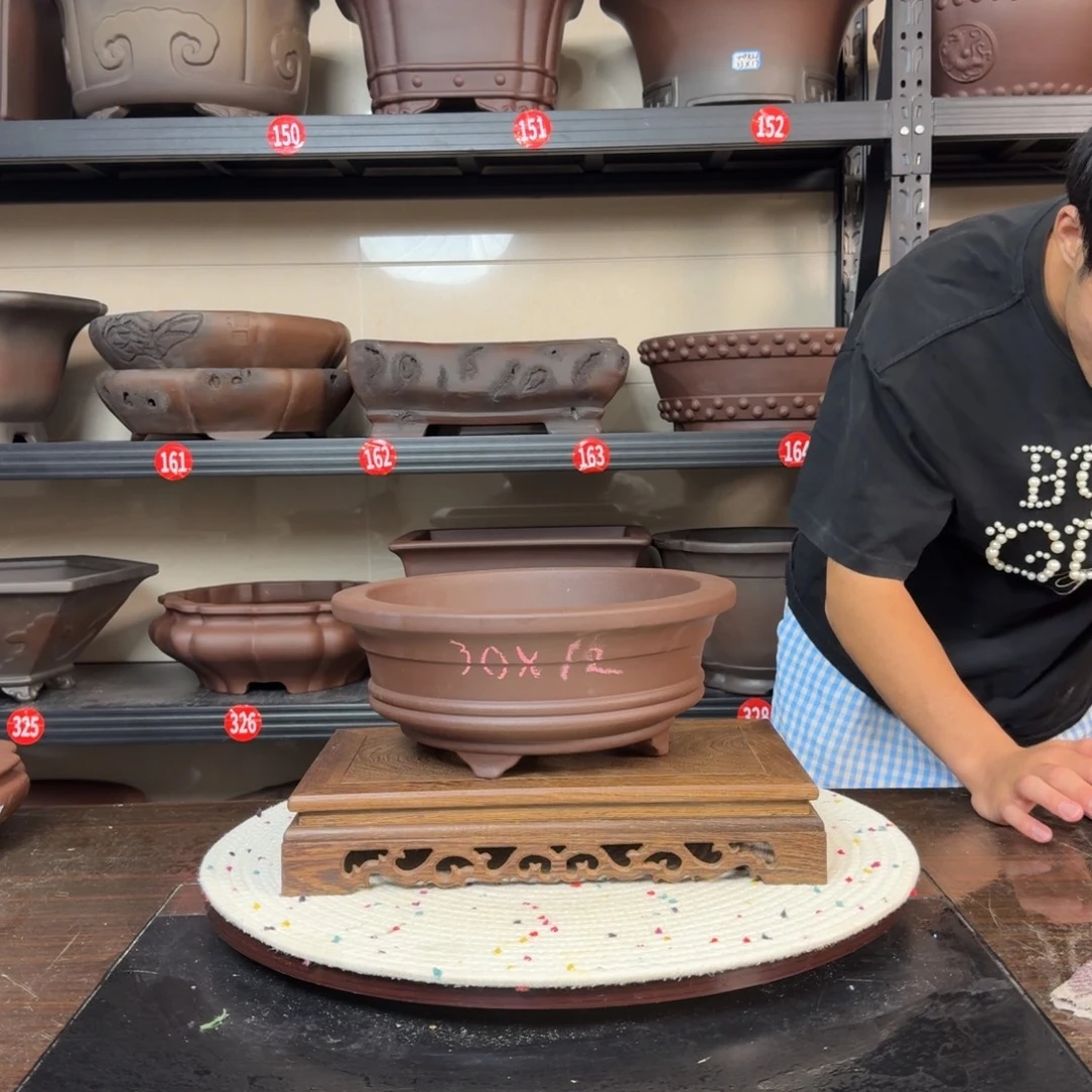 紫砂花盆呜呜呜呜