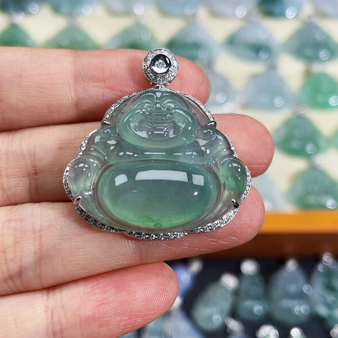 翡翠18K金镶嵌颈饰吊坠