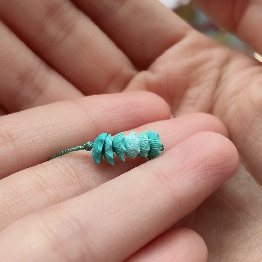 绿松石颈饰未镶嵌