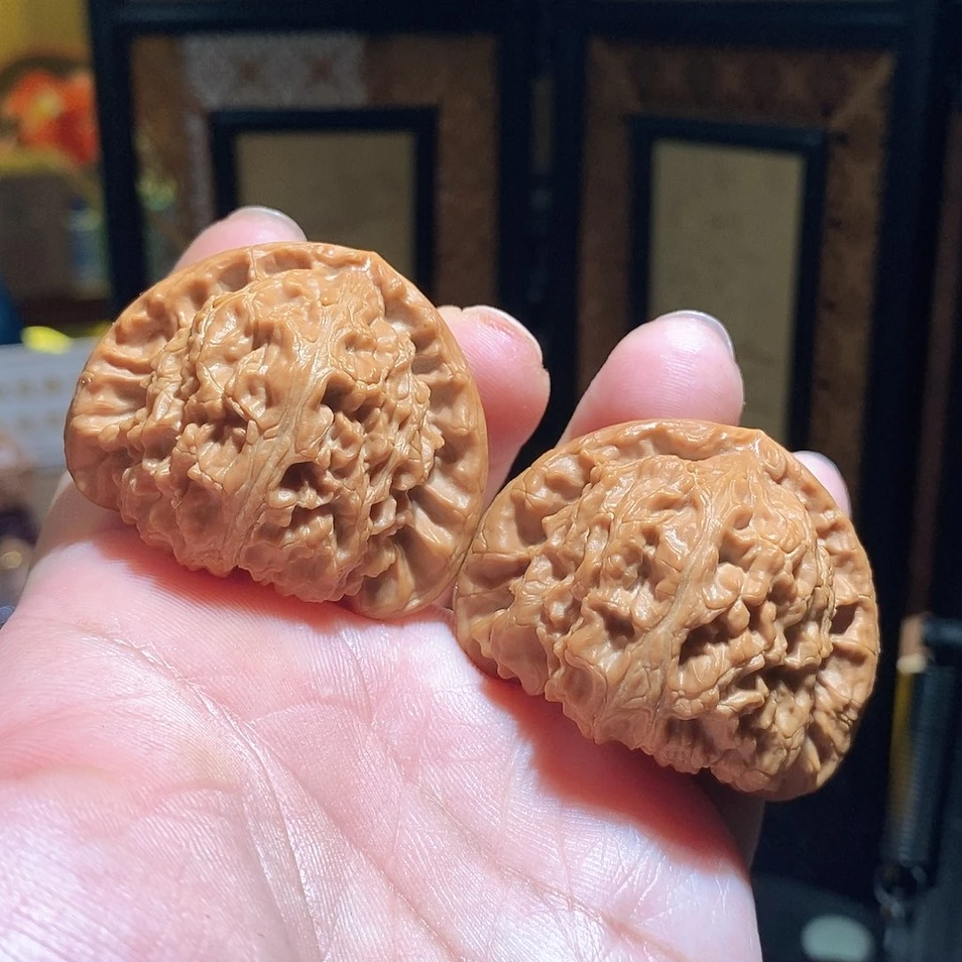 文玩核桃把件46三角白