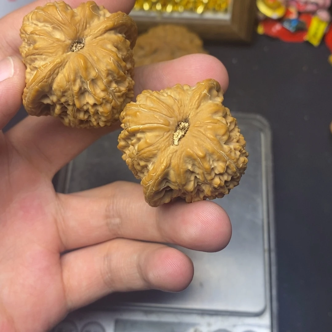 吊坠文玩核桃绣球