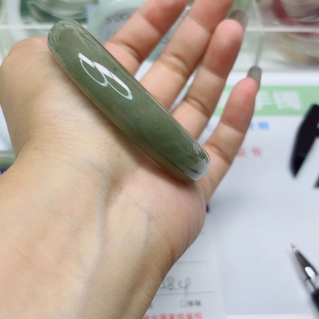 未镶嵌手镯石英质玉51/5758