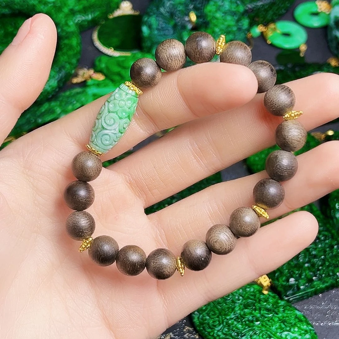 颈饰未镶嵌翡翠多样性