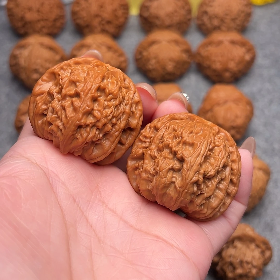把件文玩核桃精品特价粗棱白狮子42