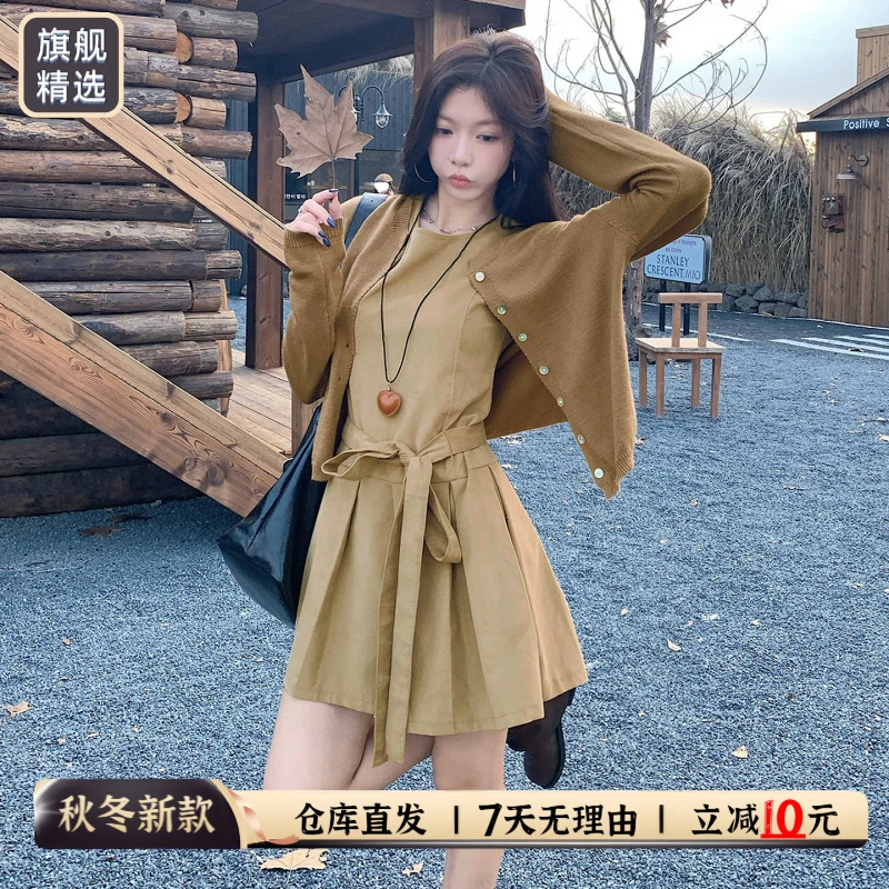 2025新款美拉德波点连衣裙子女秋冬小个子气质高级感收腰短裙套装