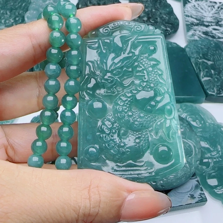 翡翠未镶嵌颈饰多样性发货天然原A货翡翠
