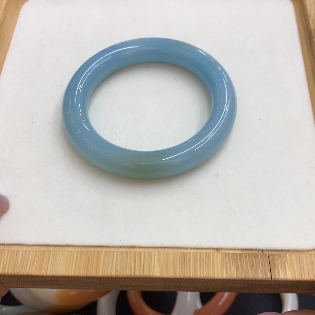 石英质玉未镶嵌手镯