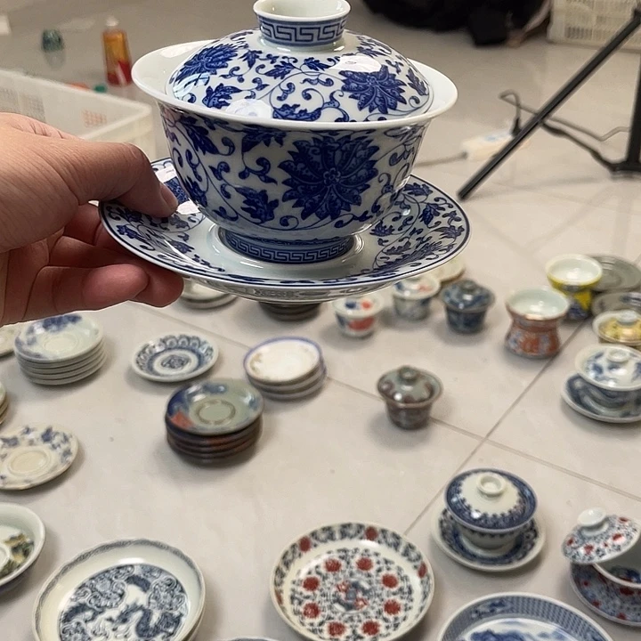 瓷片景德镇青花缠枝莲三才元宝盖碗