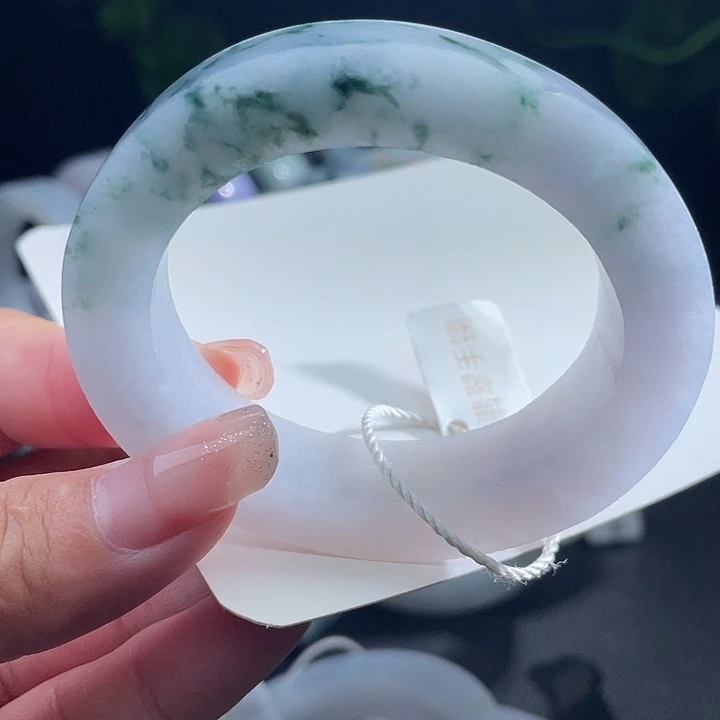 定制翡翠未镶嵌翡翠手镯