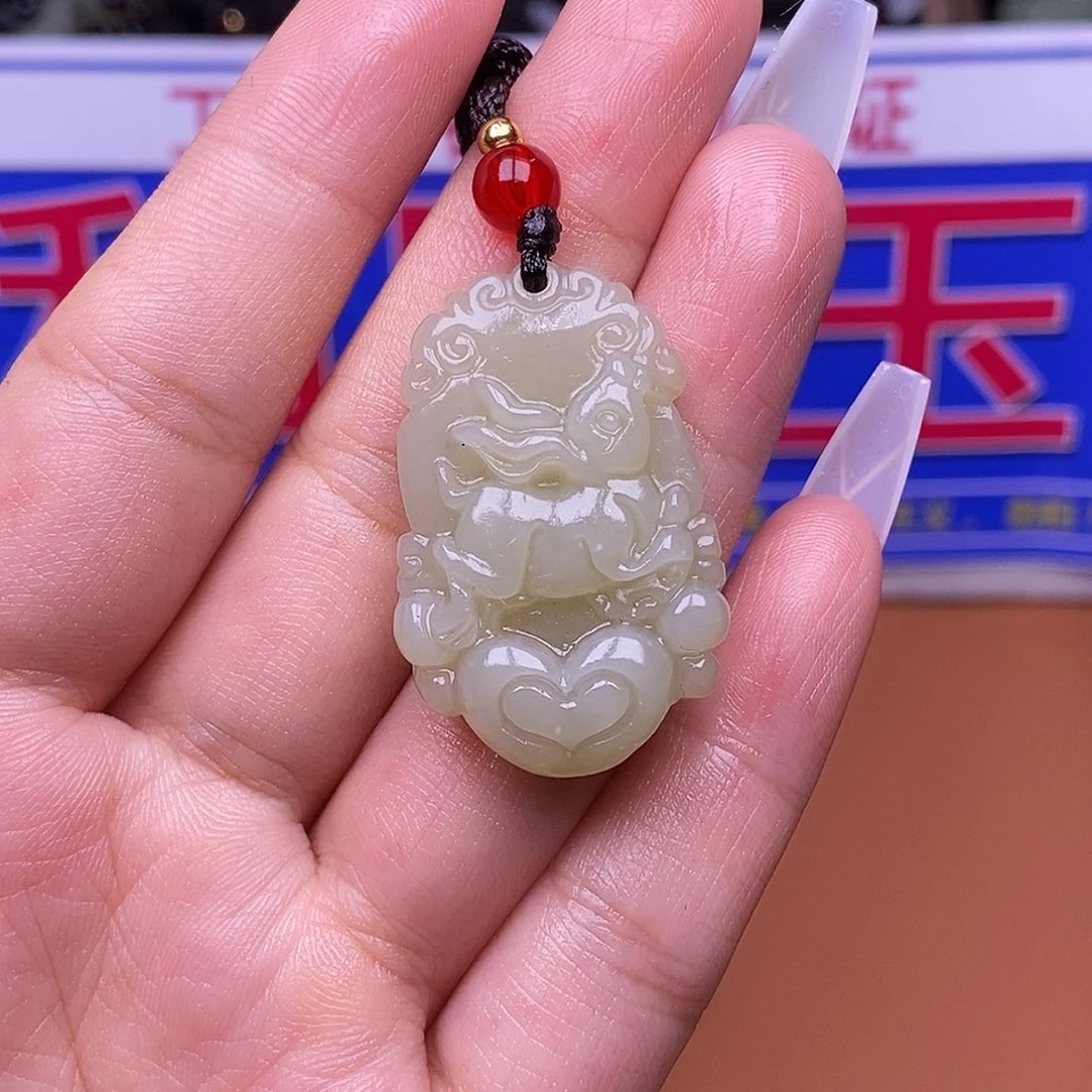 颈饰未镶嵌和田玉