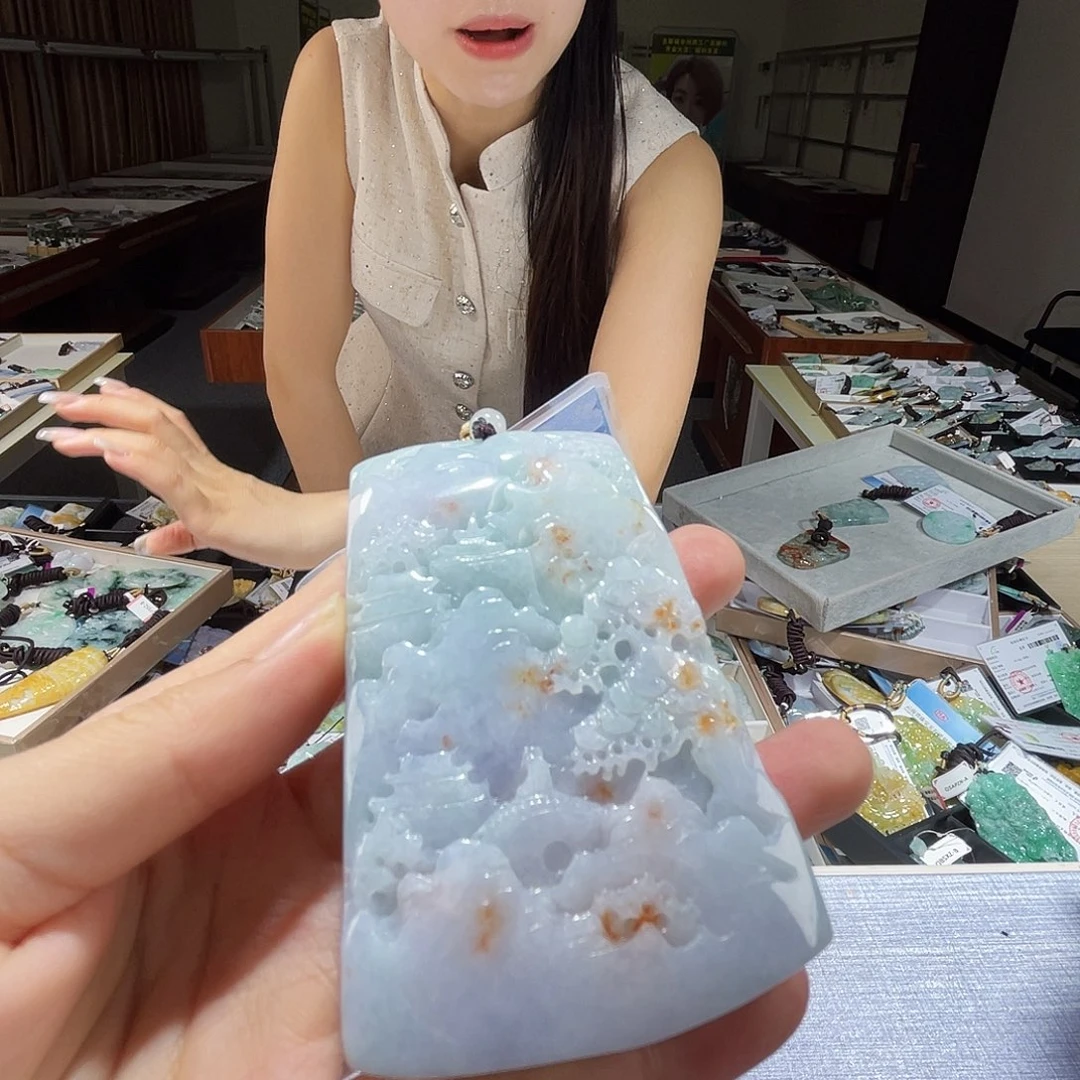 翡翠未镶嵌颈饰一