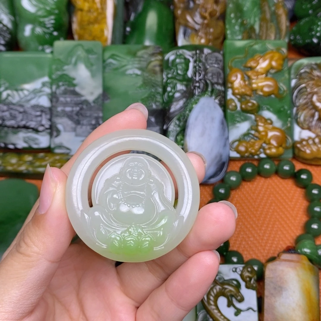 瑞***安和田玉未镶嵌颈饰