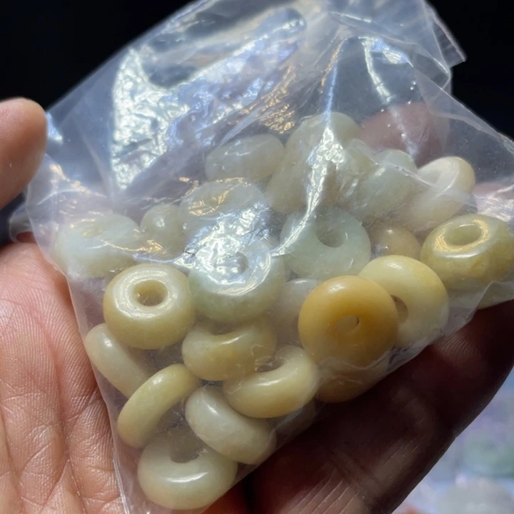 翡翠未镶嵌吊坠(不含链)4 0个