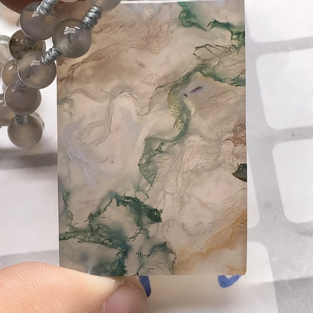 未镶嵌颈饰玛瑙/玉髓Y**?