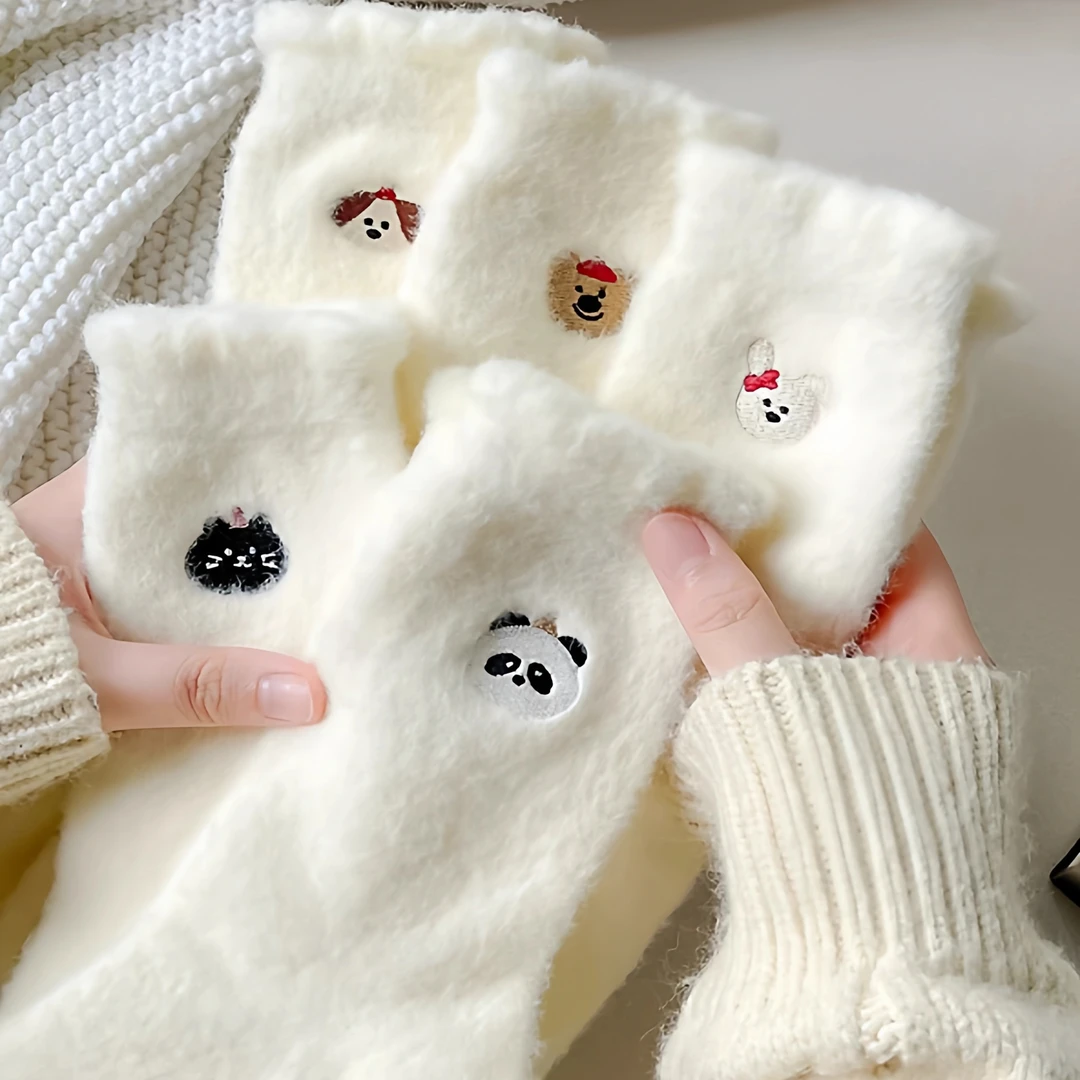 冬季纯白睡眠袜子女中筒加厚可爱月子袜地板加绒秋冬款保暖毛毛袜