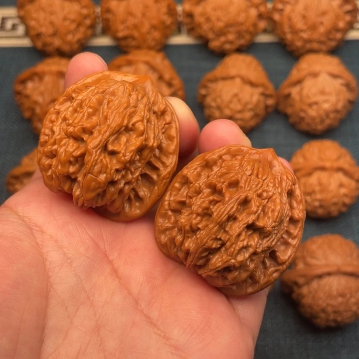 文玩核桃把件39油皮虎头